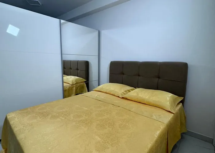 Luxury Lilly * ماكارسكا